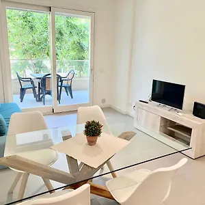 Charming Downtown Apartment